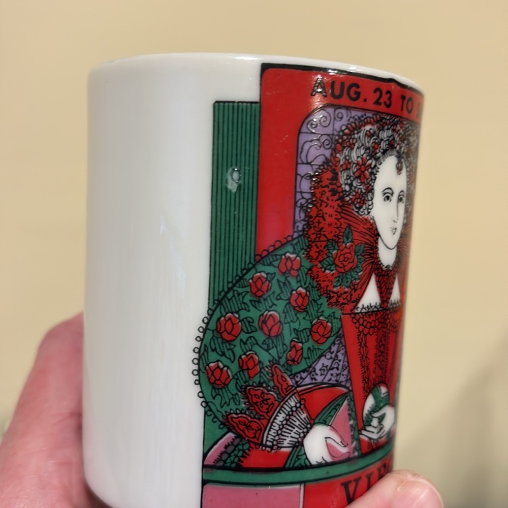 Royal Crown Arnart ‘Smug Mug’ Featuring Virgo Zodiac Sign On A Pedestal Base. - Picture 7 of 7